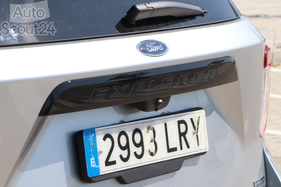 ford-explorer.phev.22.52.jpg