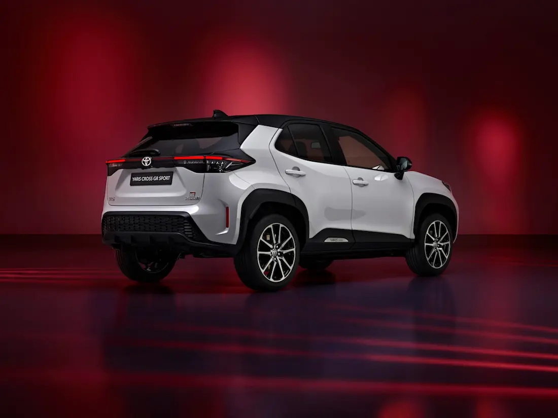 Toyota Yaris Cross GR Sport (2022) statisch, achteraanzicht