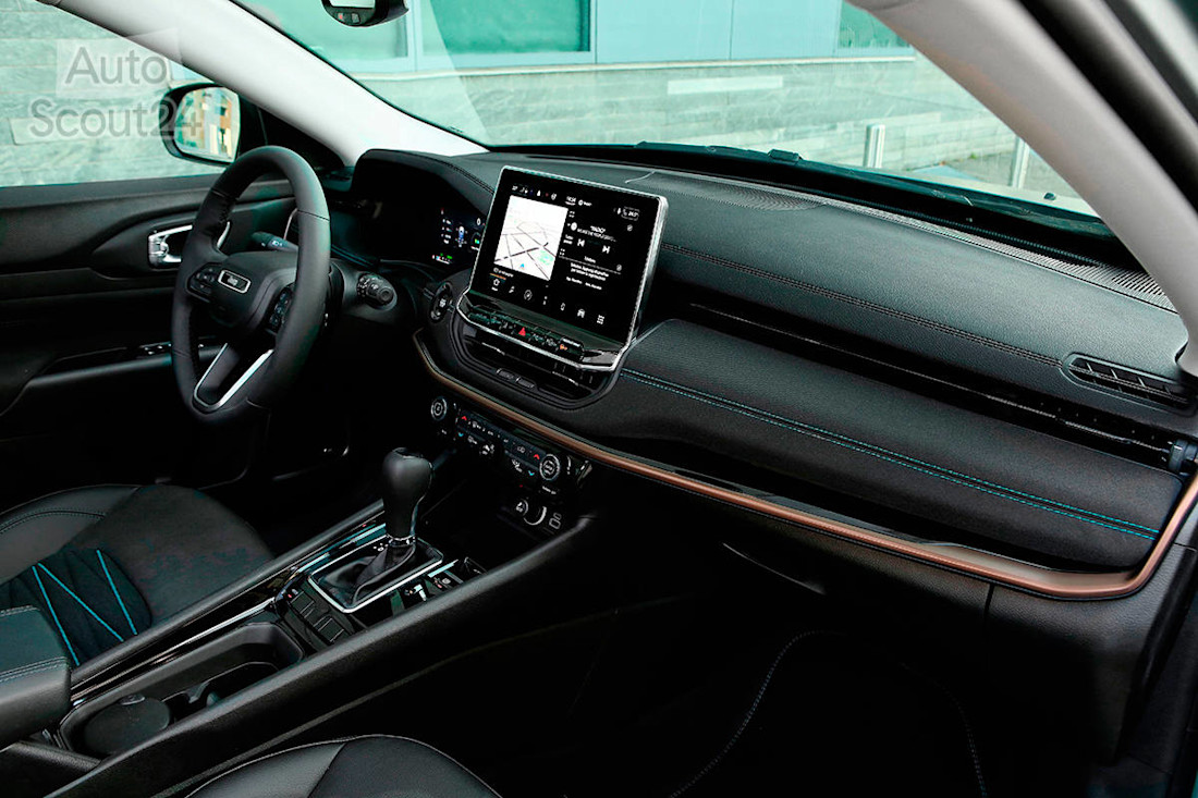 04_Jeep®Compasse-Hybrid2.jpg
