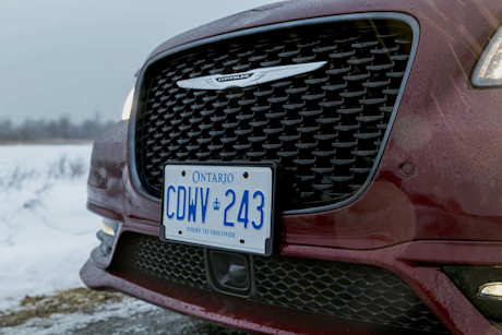 Editorial 2018 chrysler 300s awd 08 jw
