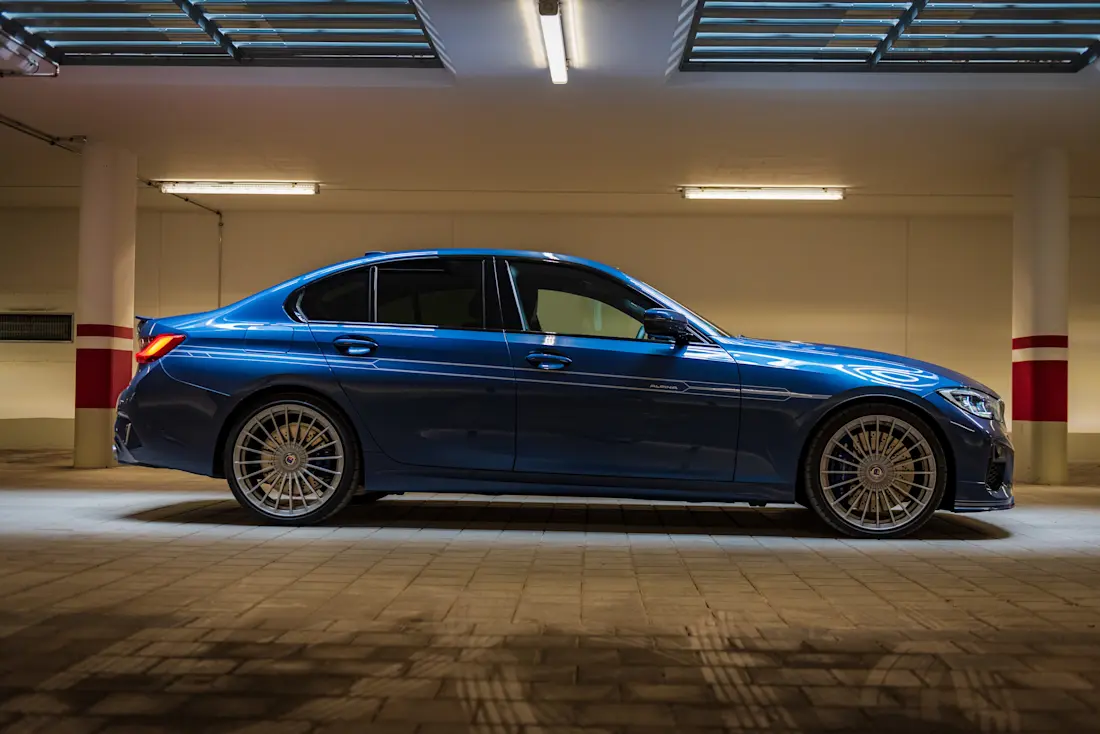 BMW-Alpina-D3-S-Biturbo-Garage-Side-big BMW-Alpina-D3-S-Biturbo-Garage-Side-big