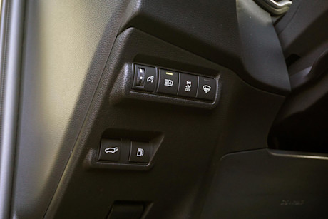 Editorial 2024 toyota corolla cross hybrid xse td 231220 19 di
