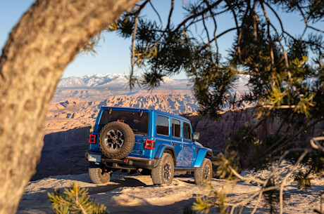Editorial 2025 jeep wrangler rubicon 4xe td jw 250127 32