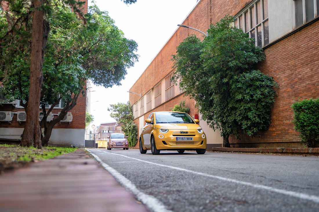 1. Fiat 500 Hybrid.jpg