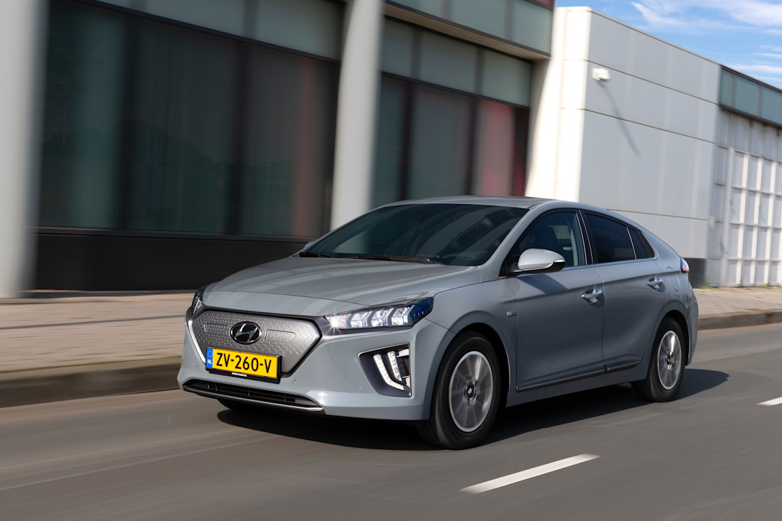 Hyundai+IONIQ+Electric+-+Electric+Shadow+(5)
