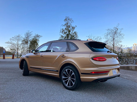 Editorial 2023 bentley bentayga 10 sb