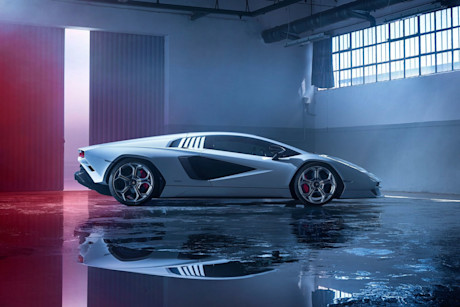 Lamborghini-Countach-2021-Hero