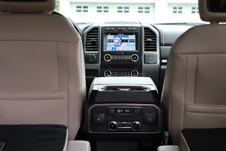 Editorial ford expedition platinum 2019 26