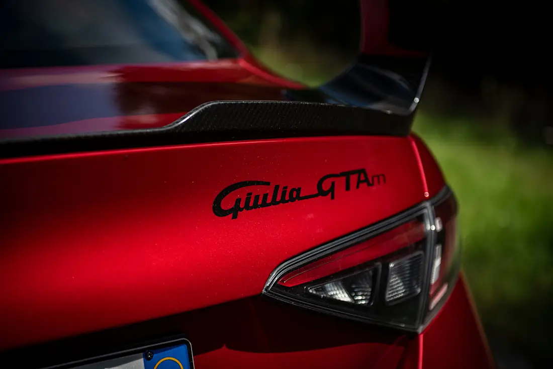 Alfa-Romeo-Giulia-GTAm-Logo Alfa-Romeo-Giulia-GTAm-Logo