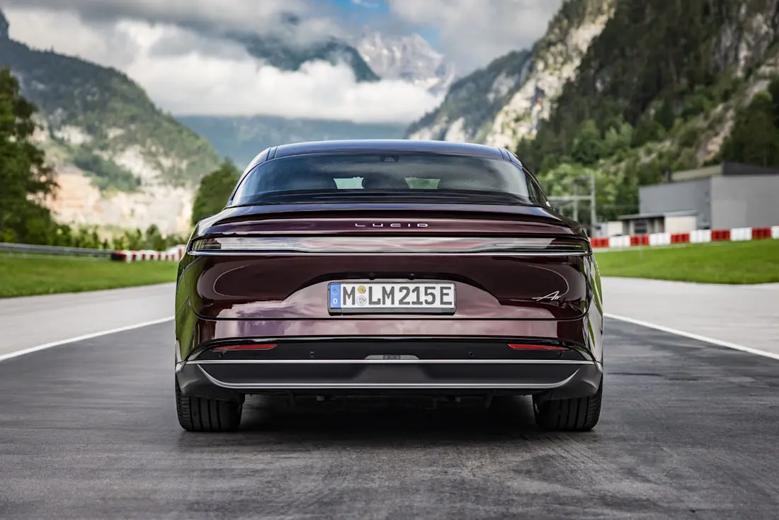 Lucid Air Pure RWD Zenith Red (9) Lucid Air Pure RWD Zenith Red (9)