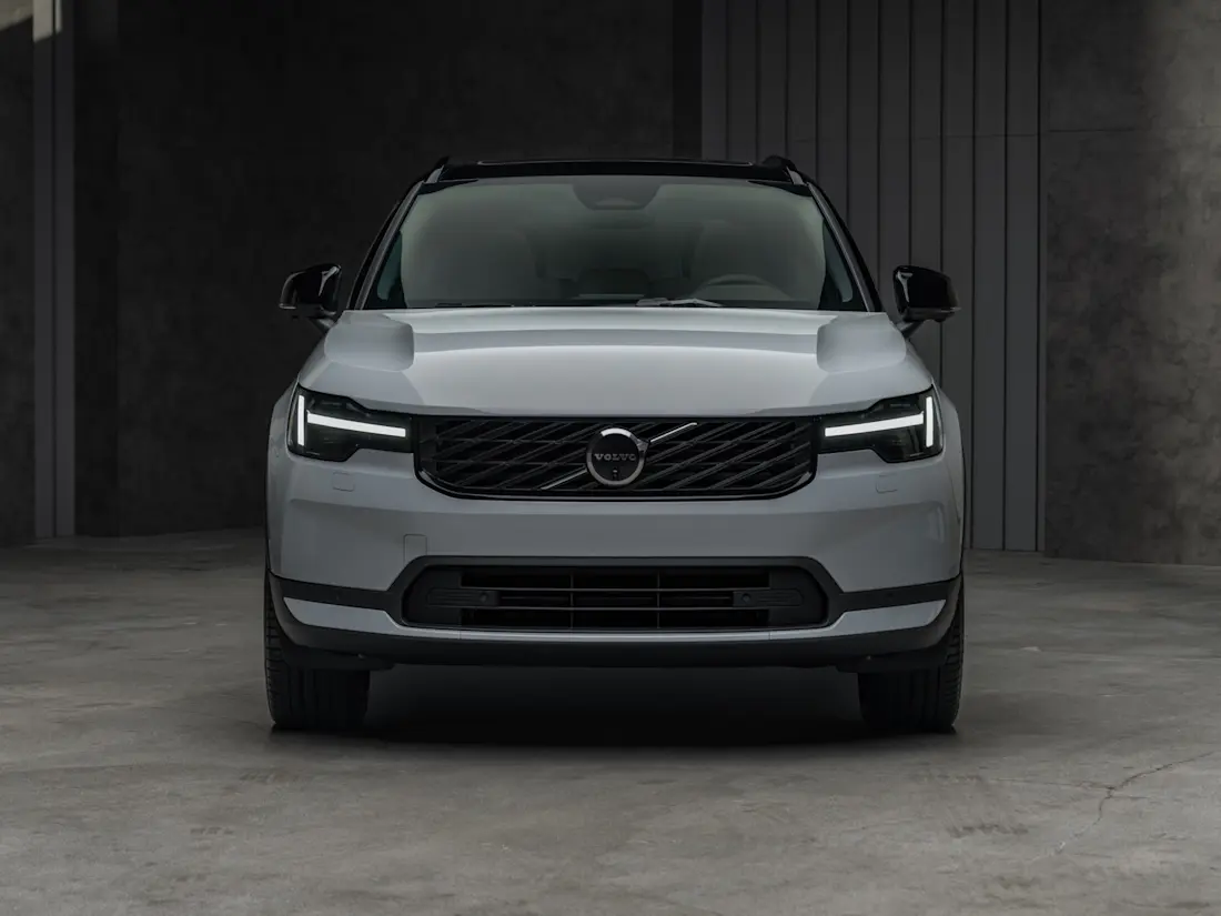 The New Volvo XC40 Studio Front Wallpaper