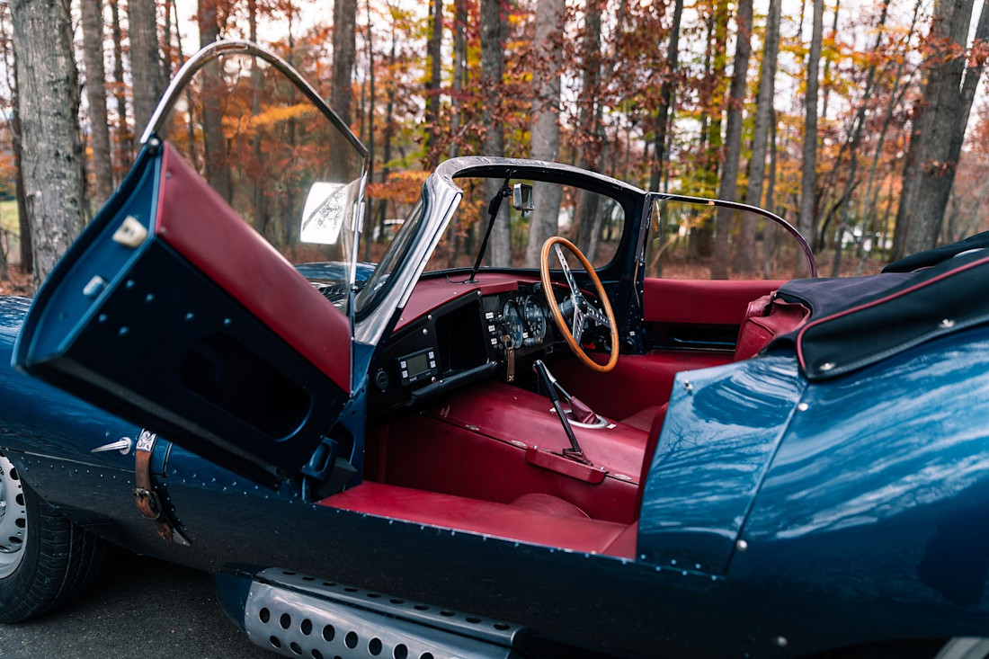 Jaguar-XKSS (16).jpg