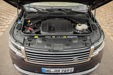 range-rover-p550e-sv-motor