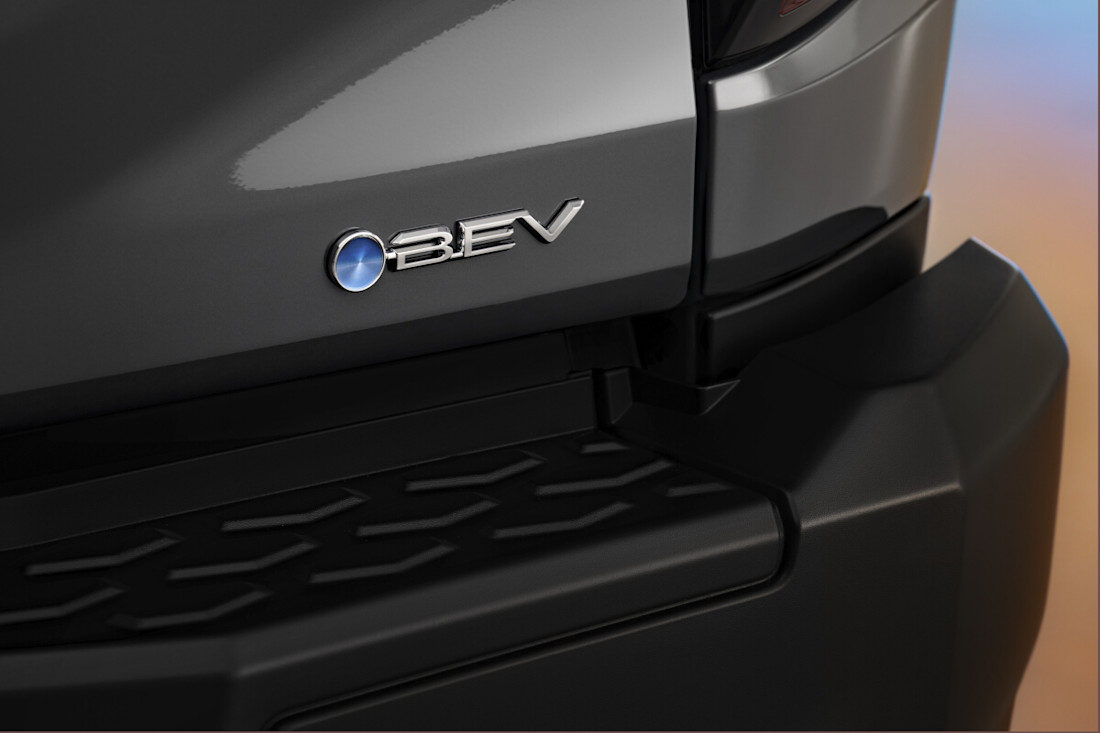 toyotahiluxbev2026-detallebev.jpg