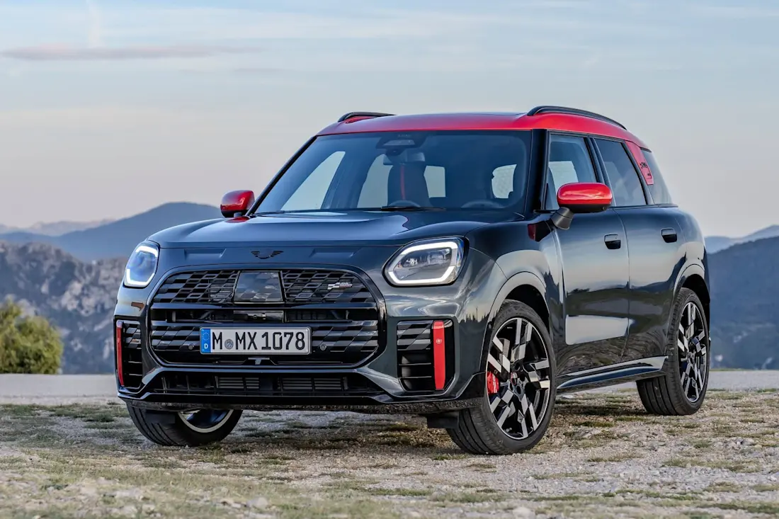 mini-jcw-countryman-2024-front mini-jcw-countryman-2024-front