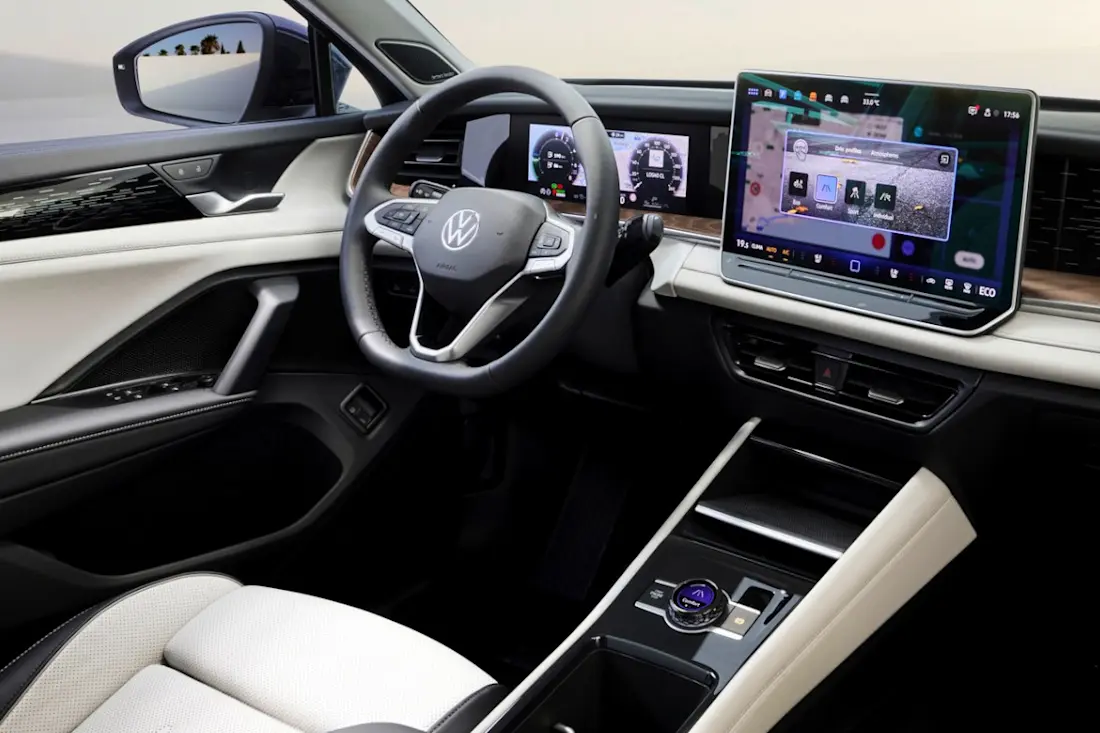 Volkswagen-Tayron-2025-interior (1) Volkswagen-Tayron-2025-interior (1)