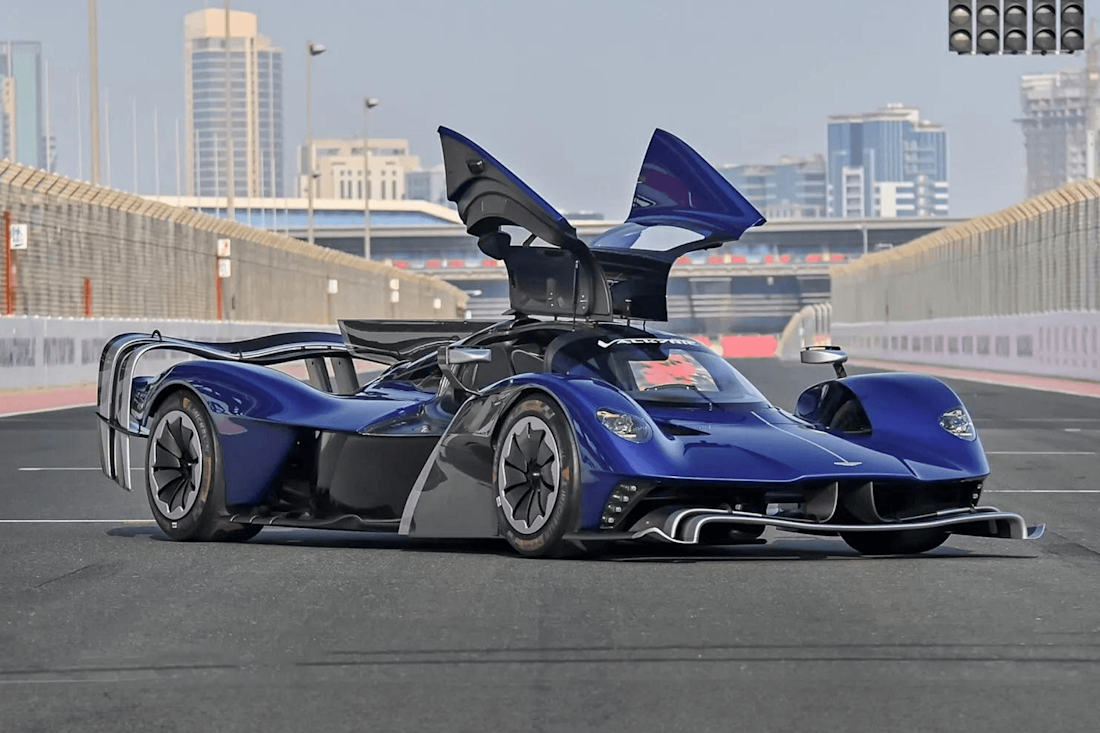 Aston-martin-Valkyrie-AMR-Pro (11).png