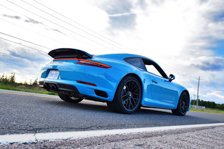 Editorial 2017 porsche 911 carrera 4 gts 10 jp