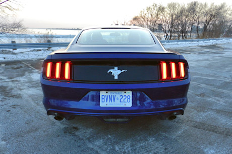 Editorial 2015 ford mustang v6 jb 09