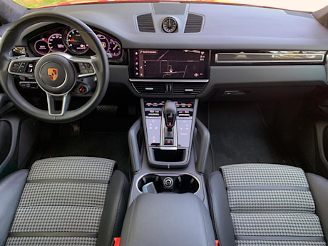 Editorial 2022 porsche cayenne e hybrid coupe 13 mg