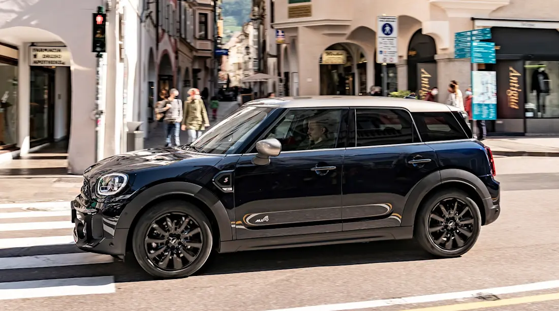 Den Mini Cooper Countryman gibt es seit 2020 in zweiter Generation. Die Langversion des Kleinwagens ist ein praktisches Familienauto.  Den Mini Cooper Countryman gibt es seit 2020 in zweiter Generation. Die Langversion des Kleinwagens ist ein praktisches Familienauto.