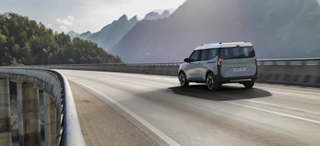 Ford E-Tourneo Courier (2023) banner