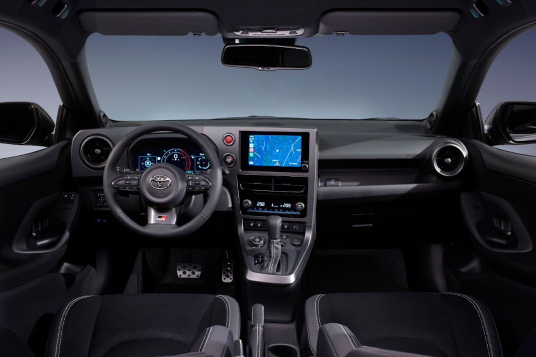 interior-toyota-gr-yaris-2024 (9).jpg