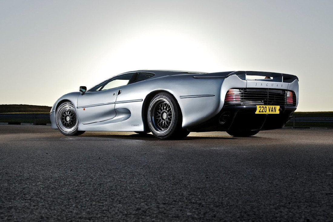 Jaguar-XJ220-1992 (1).jpg