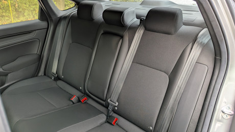 Honda Civic Sport Hybride berline 2026 : essai routier Body Image