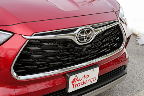 Editorial 2022 toyota highlander limited platinum 16 jm