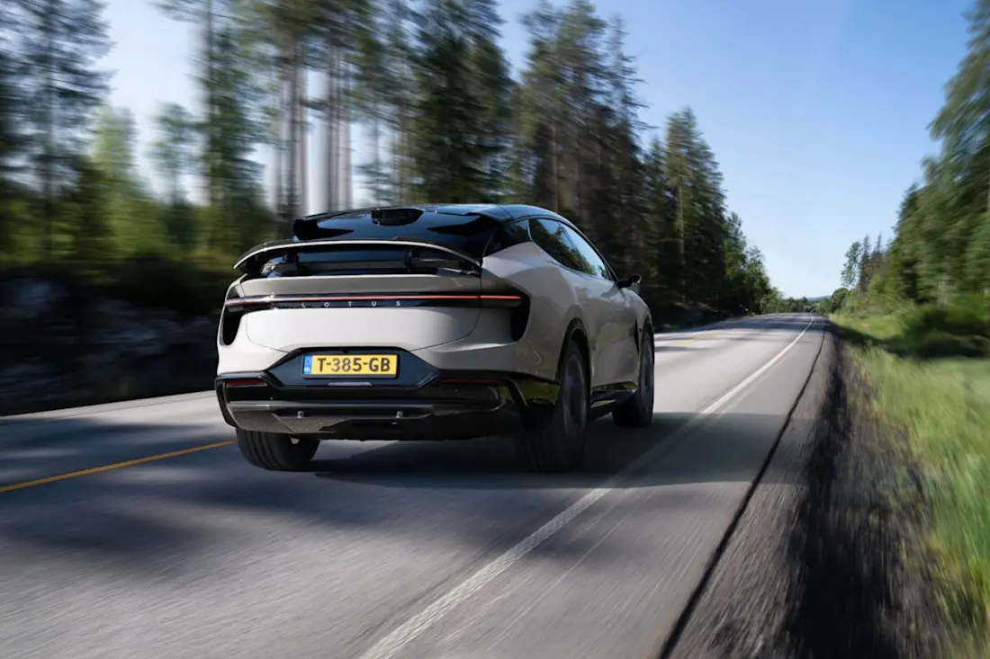 lotus-eletre-suv-2023-3 lotus-eletre-suv-2023-3