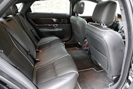 Editorial 2015 jaguar xj lwb awd portfolio ts 18