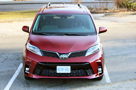 Editorial 2019 toyota sienna se awd v6 7 pass 01 dh