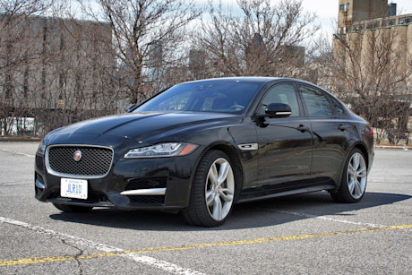 Editorial 2017 jaguar xf 20d r sport 01 db