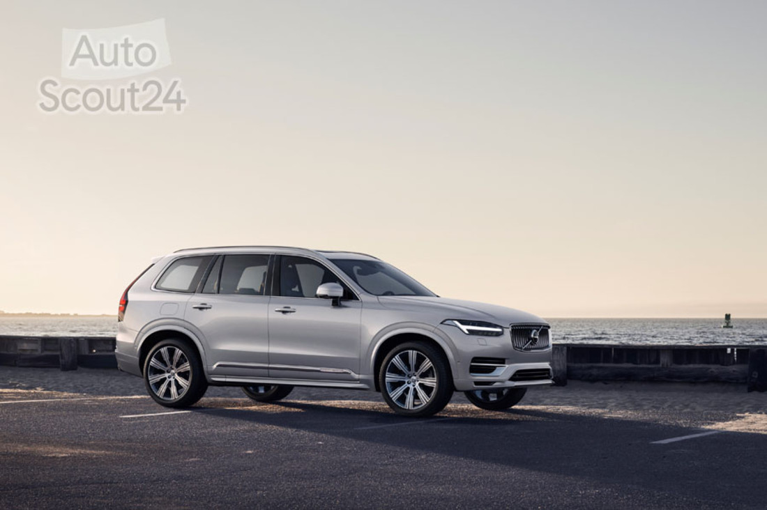 Volvo SUV recharge 01.jpg