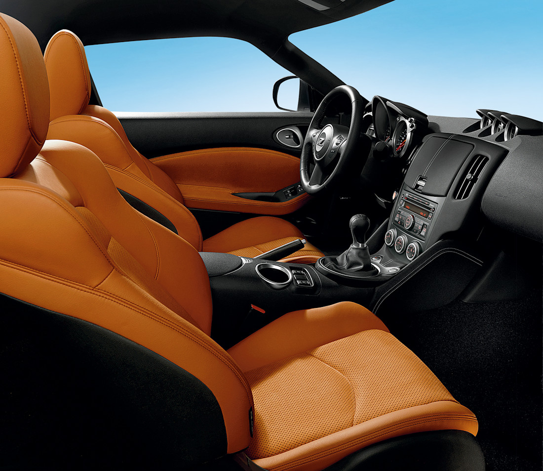 nissan-370z-seats