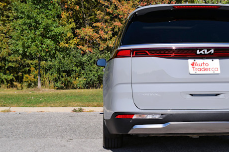 Editorial 2024 kia carnival sx td 240216 12 sha