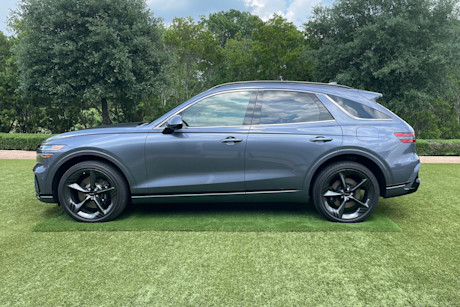 Editorial 2026 genesis gv70 35t sport awd fd pb 250405 19