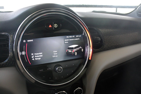 Editorial 2022 mini cooper se premierplus 25 cc