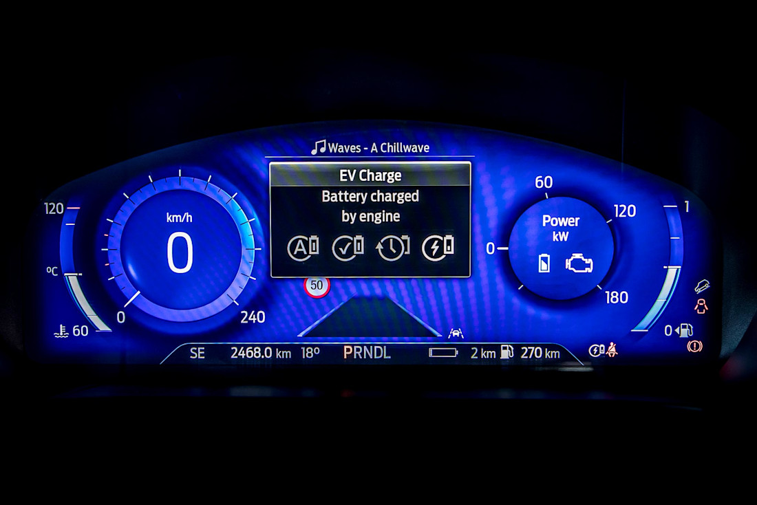 Kuga_Vignale_Plug-In_Hybrid_108-LOW.jpg