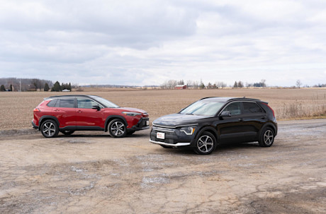 Editorial 2024 kia niro vs 2024 toyota corolla cross hybrid 240408 05 jw