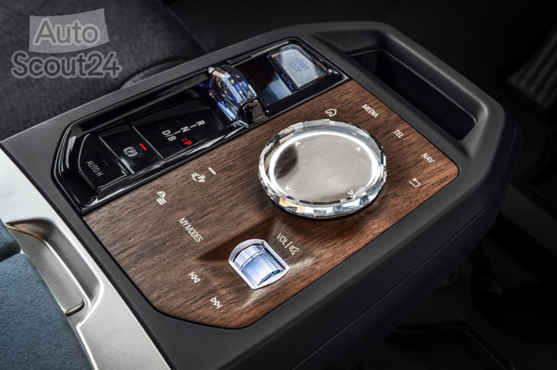 BMW-iX-2022-1280-38.jpg