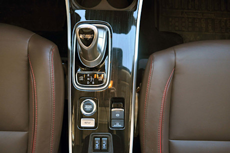 Editorial 2018 mitsubishi outlander phev gt s awc 55 mb