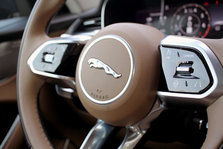 Editorial 2021 jaguar f pace s p250 15 sha