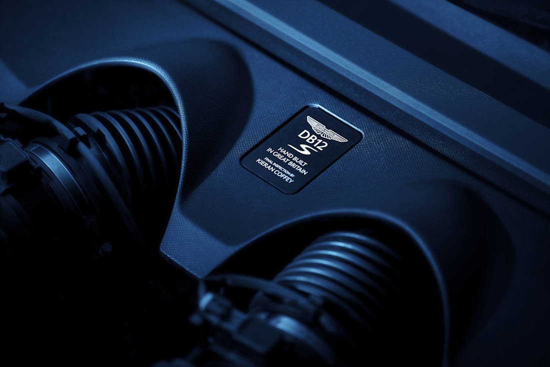 Aston-Martin-DB12-S_15.jpg