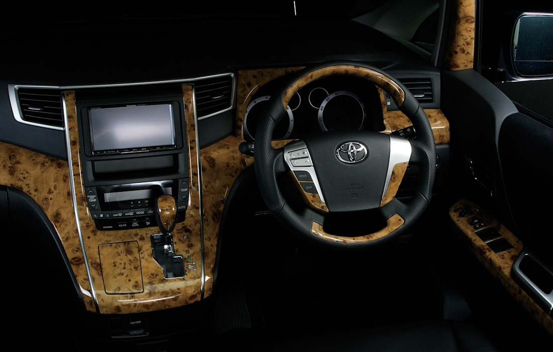 toyota-alphard-interior