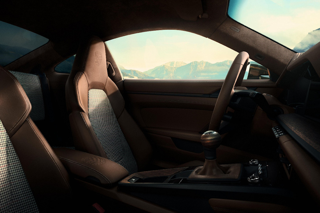 911-GT3-90-F-A-porsche-2025 (19).jpg