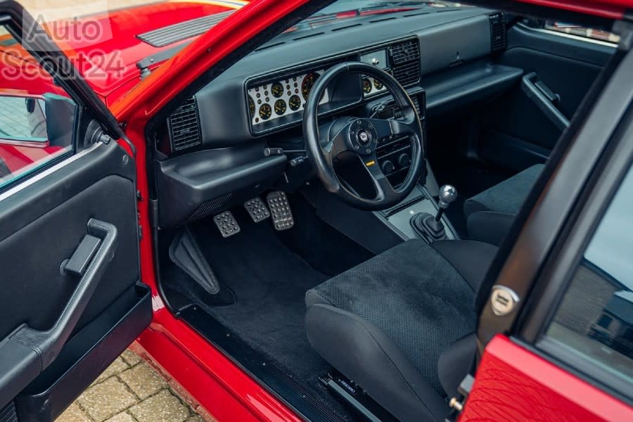 Lancia-Delta-Integrale-7.jpg