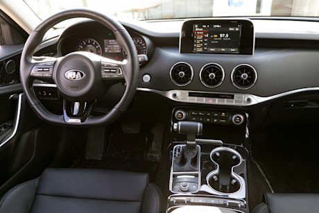 Editorial 2019 kia stinger gt line 18 jw