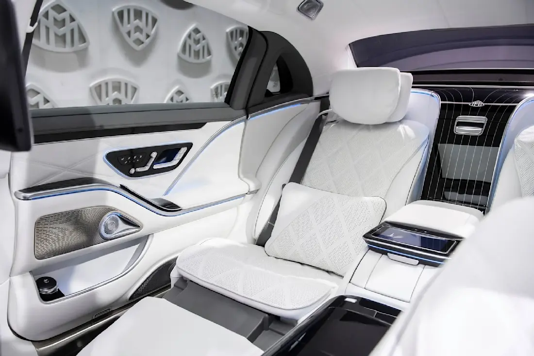 Mercedes-Maybach-S-Klasse-Fond